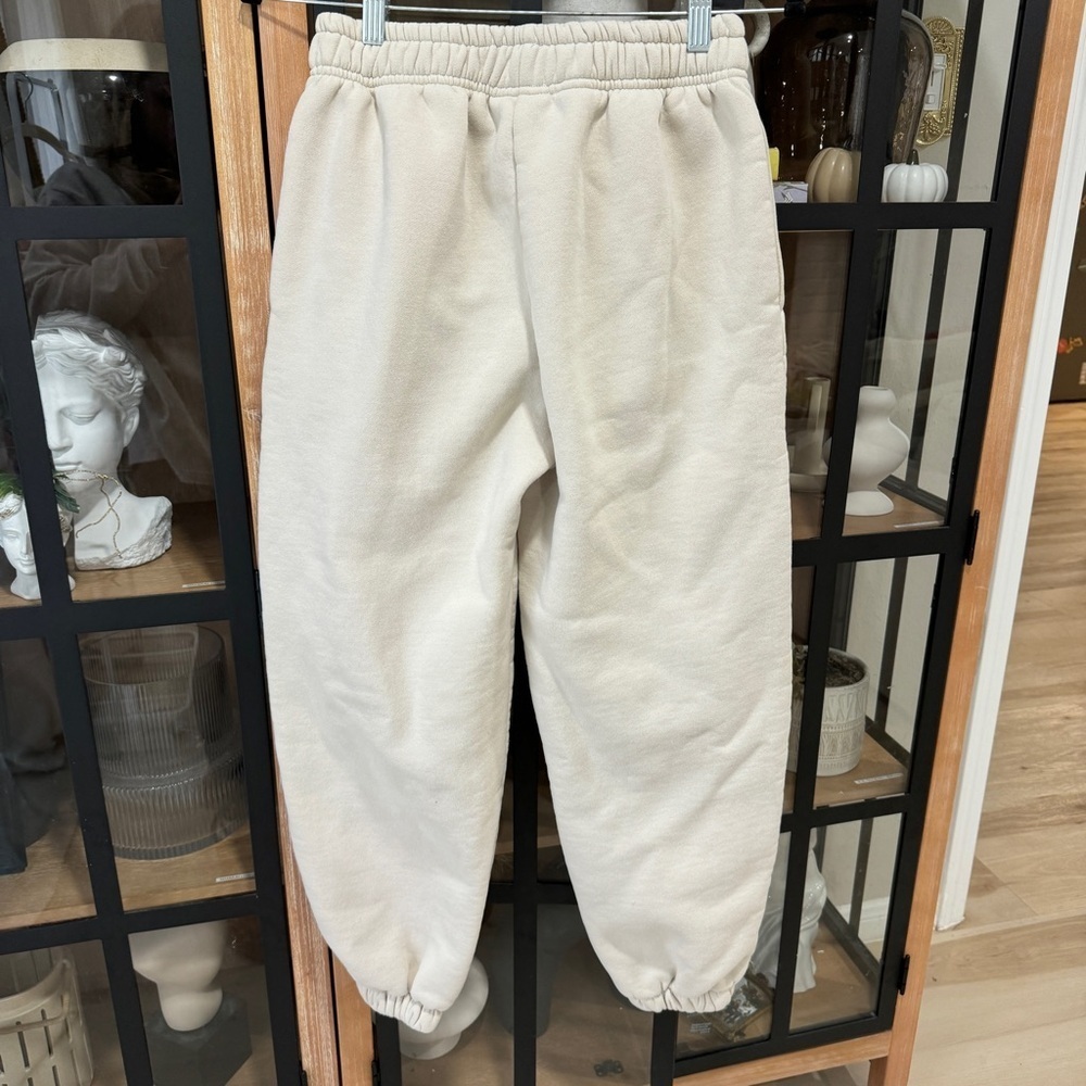 The Happy Camp3r cloud sweatpants beige embroidered soft joggers pockets fleece - Picture 5 of 8